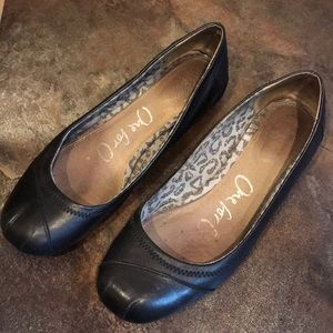 Toms Black Leather & Canvas Ballet Flat